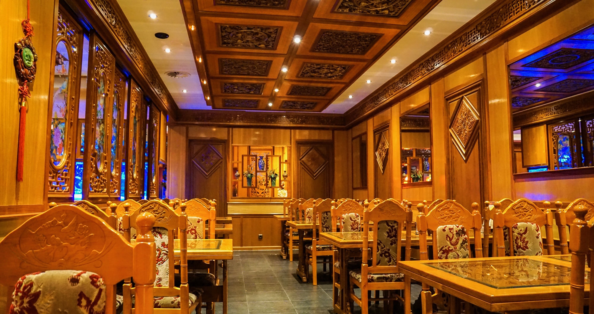 Eleganter Speisesaal im China Restaurant Palace Haiger