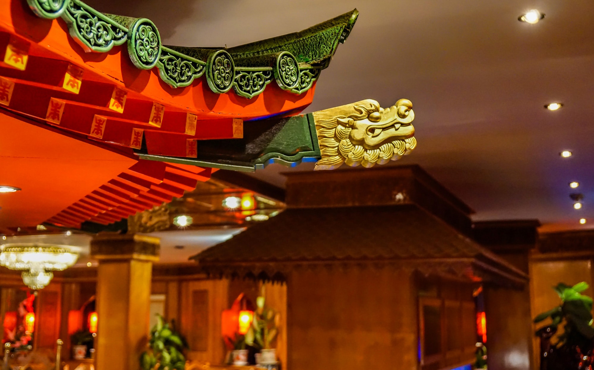 Prachtvolle chinesische Dekoration im Restaurant